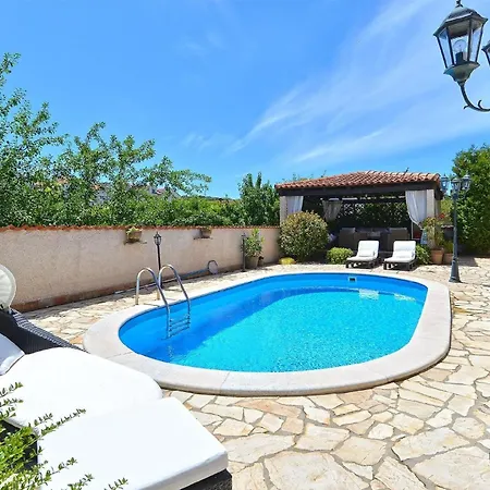 Mit Privatpool Fuer 8 Personen Ca 180 Qm In Pula, Istrien Istrische Riviera