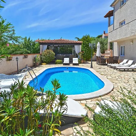 Mit Privatpool Fuer 8 Personen Ca 180 Qm In Pula, Istrien Istrische Riviera Pula